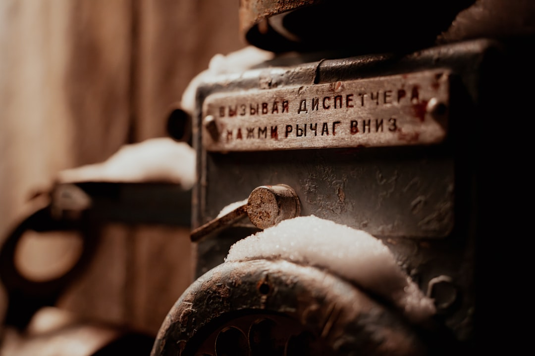 Fertigungshalle mit Maschinen